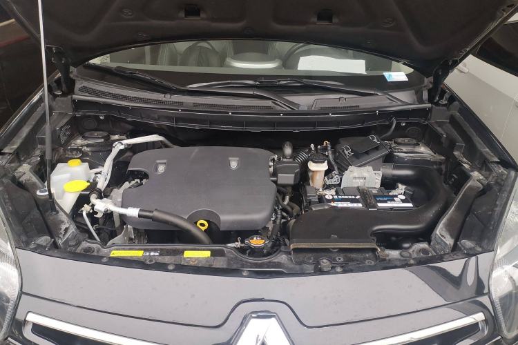 Used Renault Koleos 2014 Revised Version 2.0L Two-Wheel Drive Fashion Edition Engine Bay