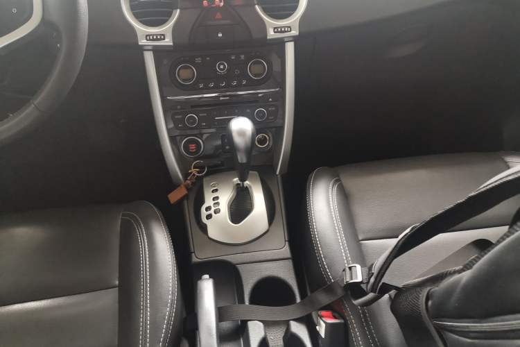 Used Renault Koleos 2014 Revised Version 2.0L Two-Wheel Drive Fashion Edition Gear Lever