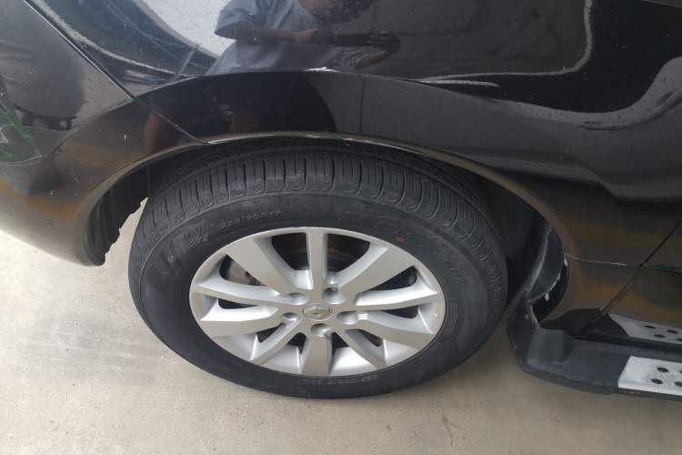 Used Renault Koleos 2014 Revised Version 2.0L Two-Wheel Drive Fashion Edition Left Front Wheel Hub