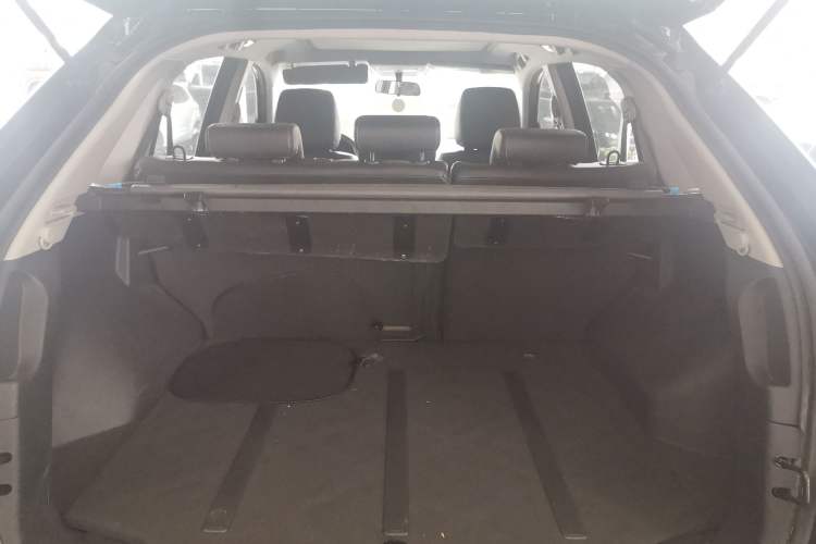 Used Renault Koleos 2014 Revised Version 2.0L Two-Wheel Drive Fashion Edition Trunk