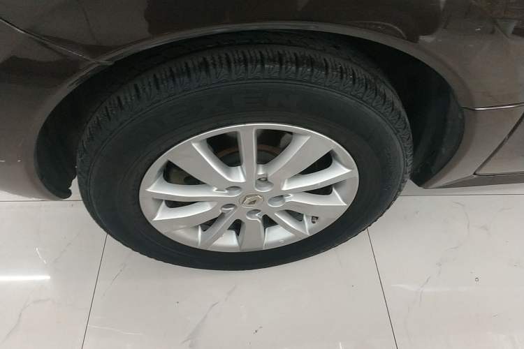 Used Renault Koleos 2014 Revised Version 2.0L Two-Wheel Drive Fashion Edition Exterior 2