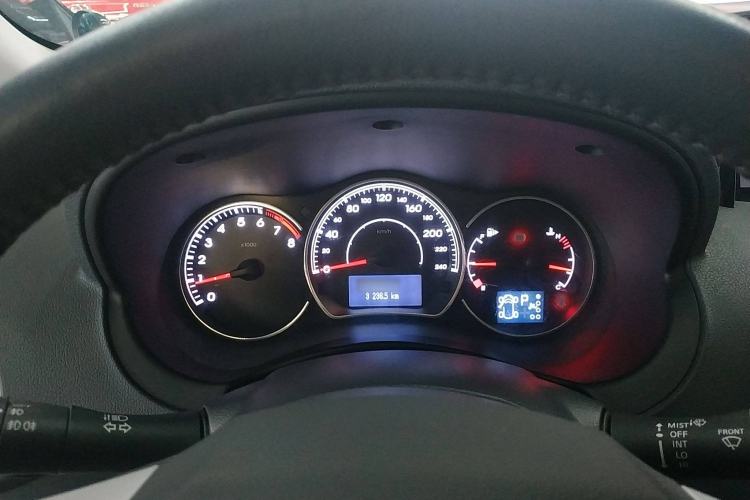 Used Renault Koleos 2014 Revised Version 2.0L Two-Wheel Drive Fashion Edition Instrument Cluster
