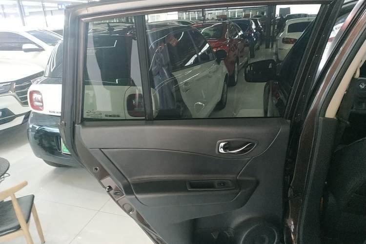 Used Renault Koleos 2014 Revised Version 2.0L Two-Wheel Drive Fashion Edition Interior 6