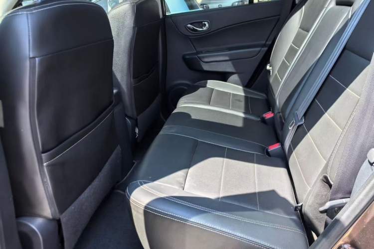 Used Renault Koleos 2014 Revised Version 2.0L Two-Wheel Drive Fashion Edition Interior 8