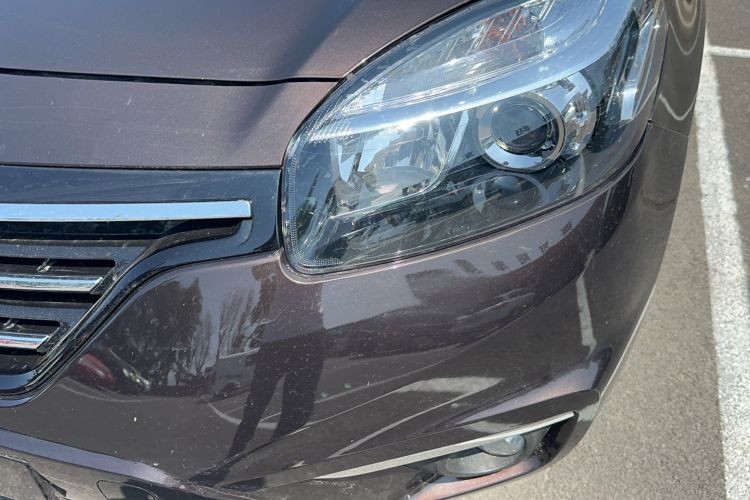 Used Renault Koleos 2014 Revised Version 2.0L Two-Wheel Drive Fashion Edition Left Front Headlight
