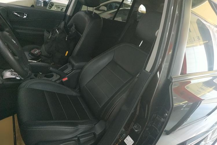 Used Renault Koleos 2014 Revised Version 2.0L Two-Wheel Drive Fashion Edition Left Front Seat