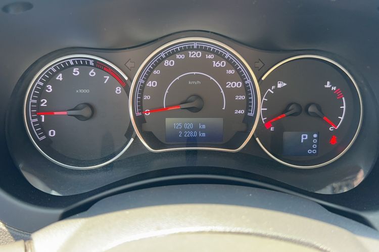 Used Renault Koleos 2014 Revised Version 2.0L Two-Wheel Drive Fashion Edition Odometer Close Up