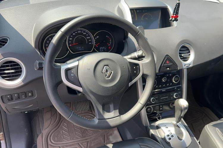 Used Renault Koleos 2014 Revised Version 2.0L Two-Wheel Drive Fashion Edition Steering Wheel