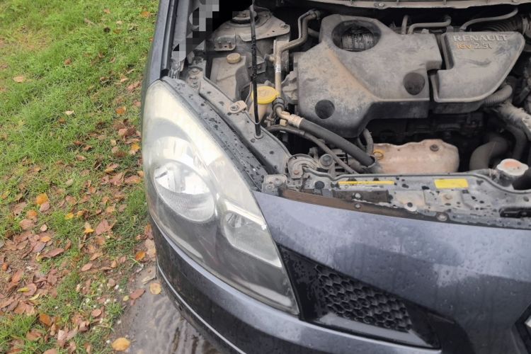 Used Renault Koleos 2009 2.5L Two-Wheel Drive Luxury Version Engine Bay Right