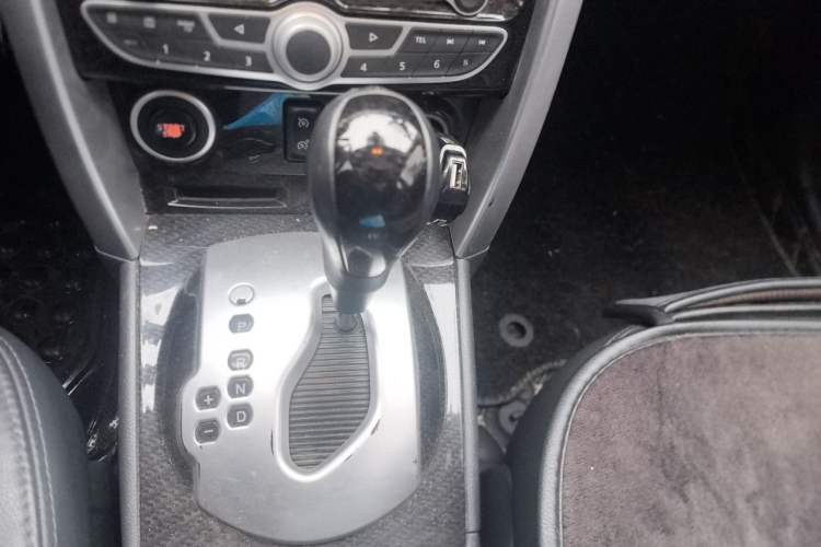 Used Renault Koleos 2009 2.5L Two-Wheel Drive Luxury Version Gear Lever