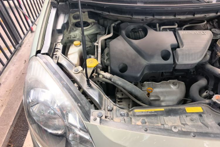 Used Renault Koleos 2009 2.5L Two-Wheel Drive Comfort Version Engine Bay Right