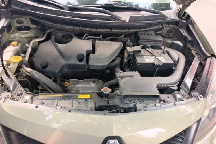 Used Renault Koleos 2009 2.5L Two-Wheel Drive Comfort Version Engine Bay