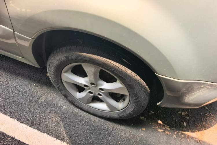 Used Renault Koleos 2009 2.5L Two-Wheel Drive Comfort Version Right Front Wheel Hub