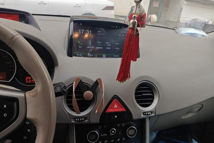 Used Renault Koleos 2009 2.5L Two-Wheel Drive Luxury Version Audio And AC Panel