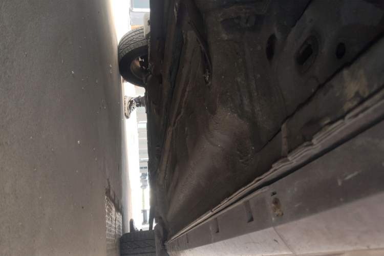 Used Renault Koleos 2009 2.5L Two-Wheel Drive Comfort Version Chassis Rear Right