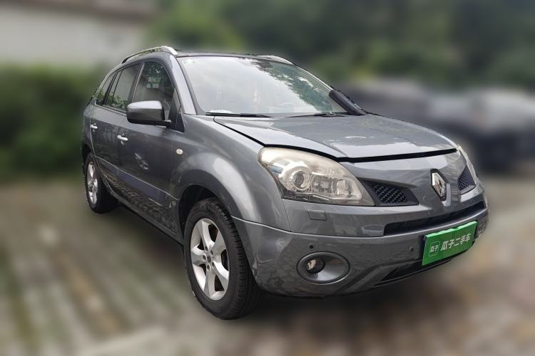 Used Renault Koleos 2009 2.5L Two-Wheel Drive Luxury Version Front Right 45 Deg