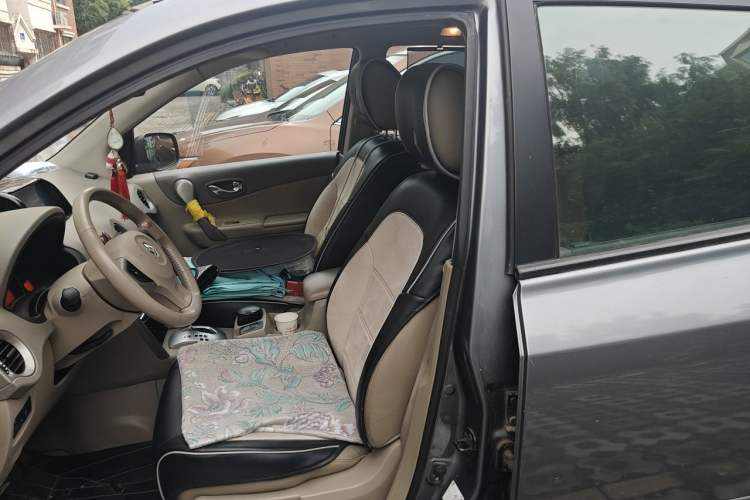 Used Renault Koleos 2009 2.5L Two-Wheel Drive Luxury Version Left Front Seat