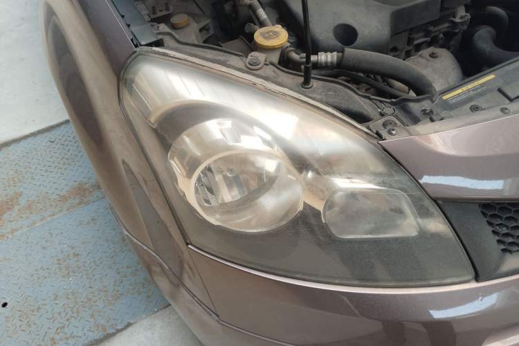 Used Renault Koleos 2009 2.5L Two-Wheel Drive Comfort Version Right Front Headlight