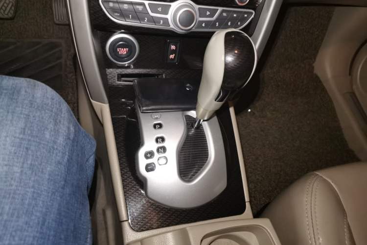 Used Renault Koleos 2009 2.5L Two-Wheel Drive Comfort Version Gear Lever
