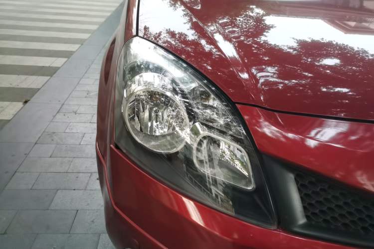 Used Renault Koleos 2009 2.5L Two-Wheel Drive Comfort Version Right Front Headlight