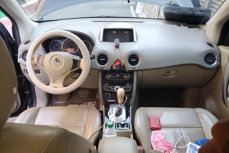 Used Renault Koleos 2010 2.5L 4x4 Comfort Edition Center Console