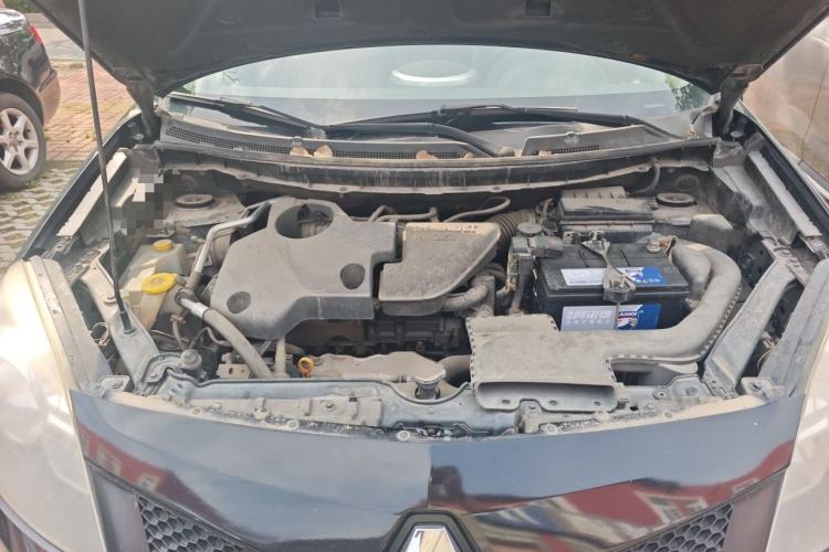 Used Renault Koleos 2010 2.5L 4x4 Comfort Edition Engine Bay
