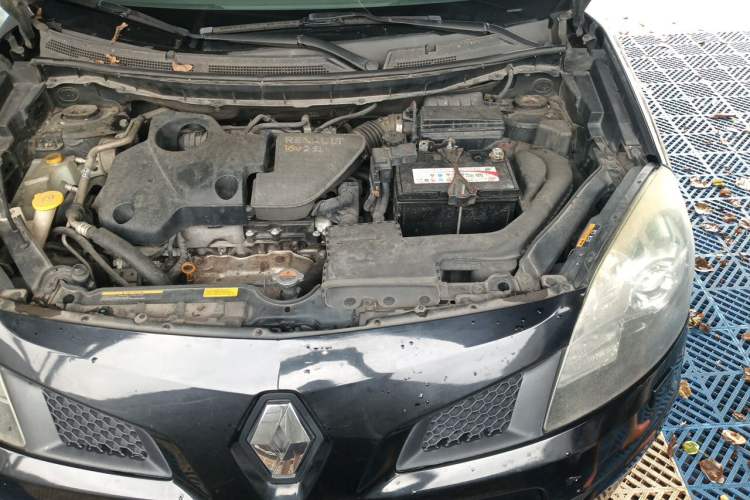 Used Renault Koleos 2010 2.5L 4x4 Comfort Edition Engine Bay Left
