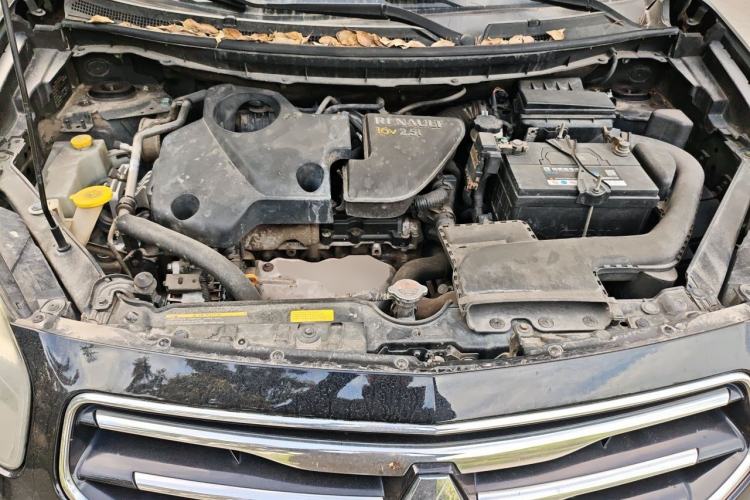 Used Renault Koleos 2010 2.5L 4x4 Comfort Edition Engine Bay