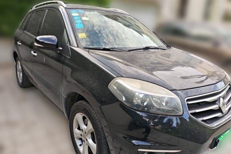 Used Renault Koleos 2010 2.5L 4x4 Comfort Edition Front Right 45 Deg