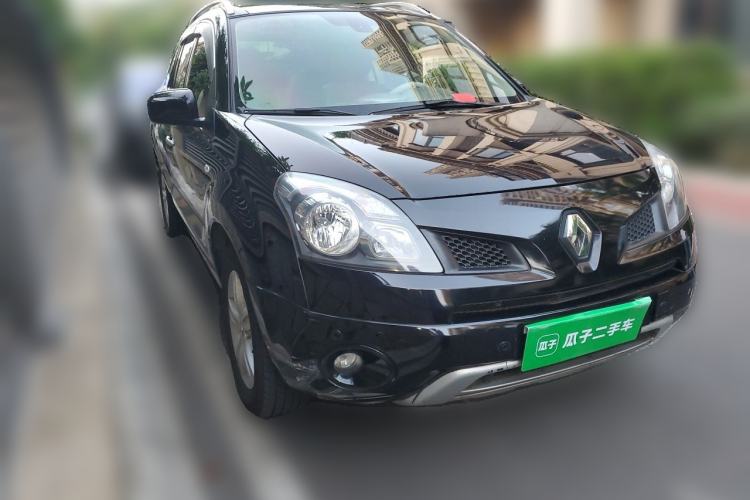 Used Renault Koleos 2010 2.5L 4x4 Comfort Edition Front Right 45 Deg