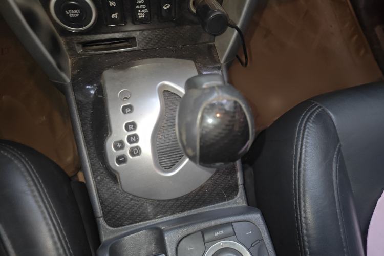 Used Renault Koleos 2010 2.5L 4x4 Comfort Edition Gear Lever