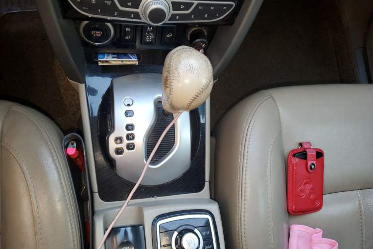 Used Renault Koleos 2010 2.5L 4x4 Comfort Edition Gear Lever
