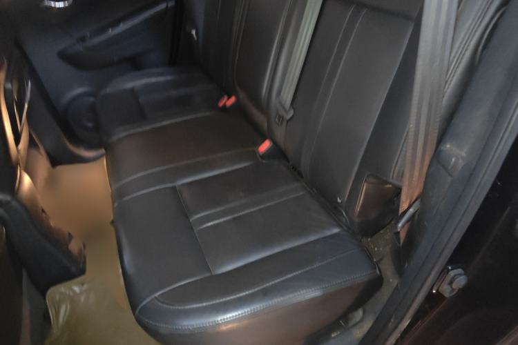 Used Renault Koleos 2010 2.5L 4x4 Comfort Edition Interior 4