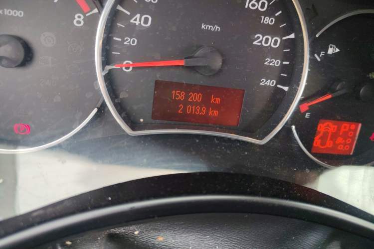 Used Renault Koleos 2010 2.5L 4x4 Comfort Edition Odometer Close Up