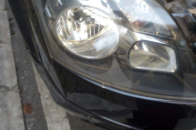 Used Renault Koleos 2010 2.5L 4x4 Comfort Edition Right Front Headlight