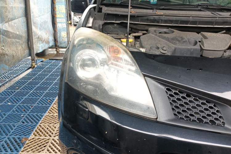 Used Renault Koleos 2010 2.5L 4x4 Comfort Edition Right Front Headlight