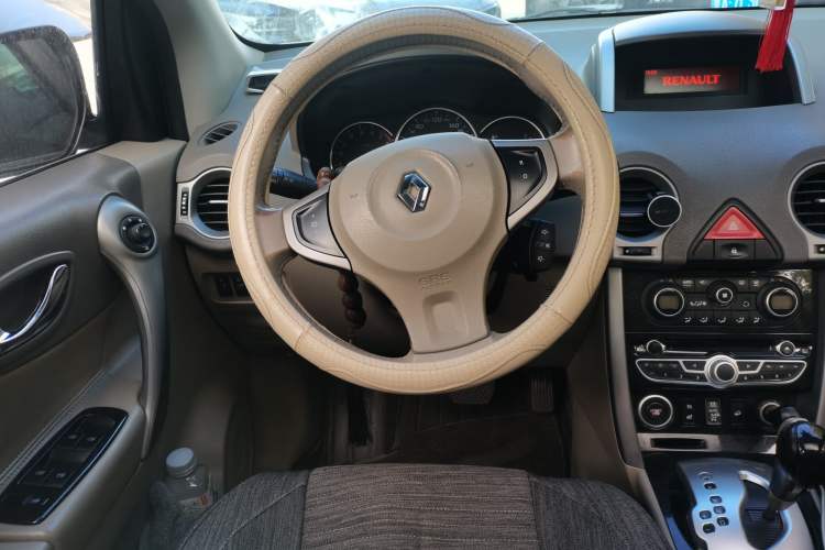 Used Renault Koleos 2010 2.5L 4x4 Comfort Edition Steering Wheel