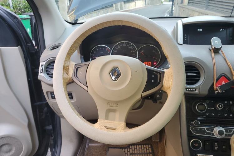 Used Renault Koleos 2010 2.5L 4x4 Comfort Edition Steering Wheel