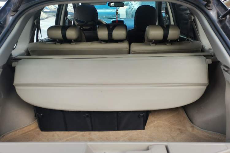 Used Renault Koleos 2010 2.5L 4x4 Comfort Edition Trunk
