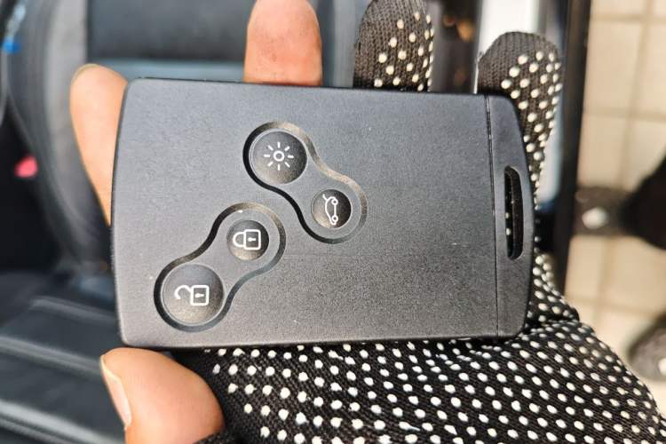 Used Renault Koleos 2010 2.5L 4x4 Comfort Edition Vehicle Key