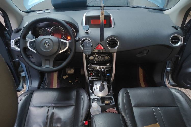 Used Renault Koleos 2010 2.5L Two-Wheel Drive Comfort Version Center Console