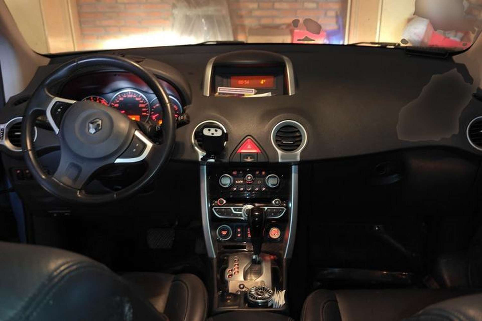 Used Renault Koleos 2010 2.5L 4x4 Luxury Version Center Console