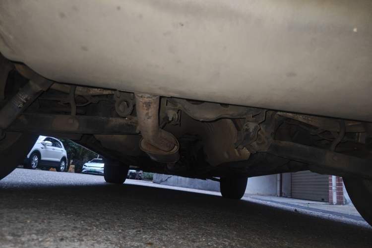 Used Renault Koleos 2010 2.5L Two-Wheel Drive Comfort Version Chassis Rear