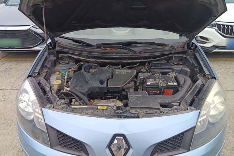 Used Renault Koleos 2010 2.5L Two-Wheel Drive Comfort Version Engine Bay