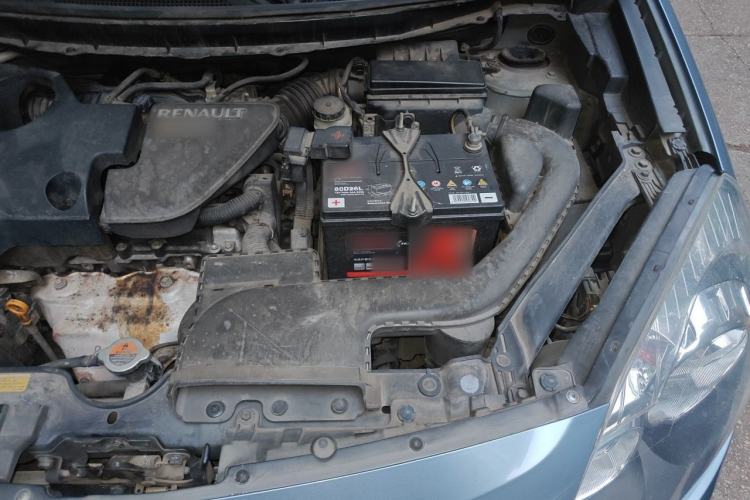 Used Renault Koleos 2010 2.5L Two-Wheel Drive Comfort Version Engine Bay Left