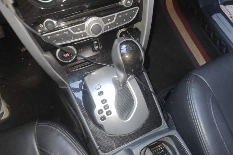 Used Renault Koleos 2010 2.5L Two-Wheel Drive Comfort Version Gear Lever