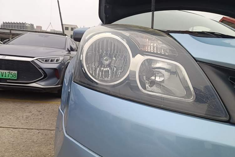Used Renault Koleos 2010 2.5L Two-Wheel Drive Comfort Version Right Front Headlight