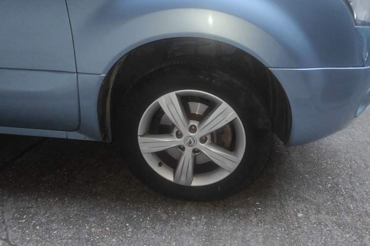 Used Renault Koleos 2010 2.5L Two-Wheel Drive Comfort Version Right Front Wheel Hub