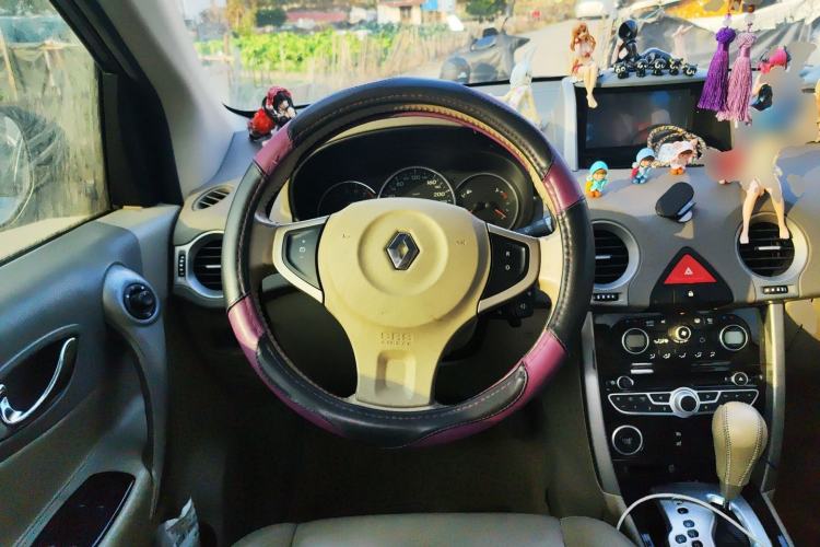 Used Renault Koleos 2010 2.5L Two-Wheel Drive Comfort Version Steering Wheel