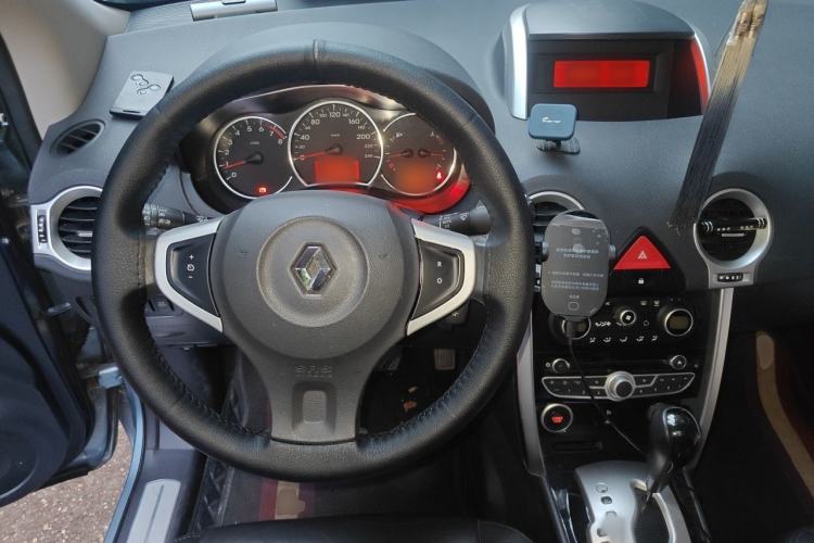 Used Renault Koleos 2010 2.5L Two-Wheel Drive Comfort Version Steering Wheel